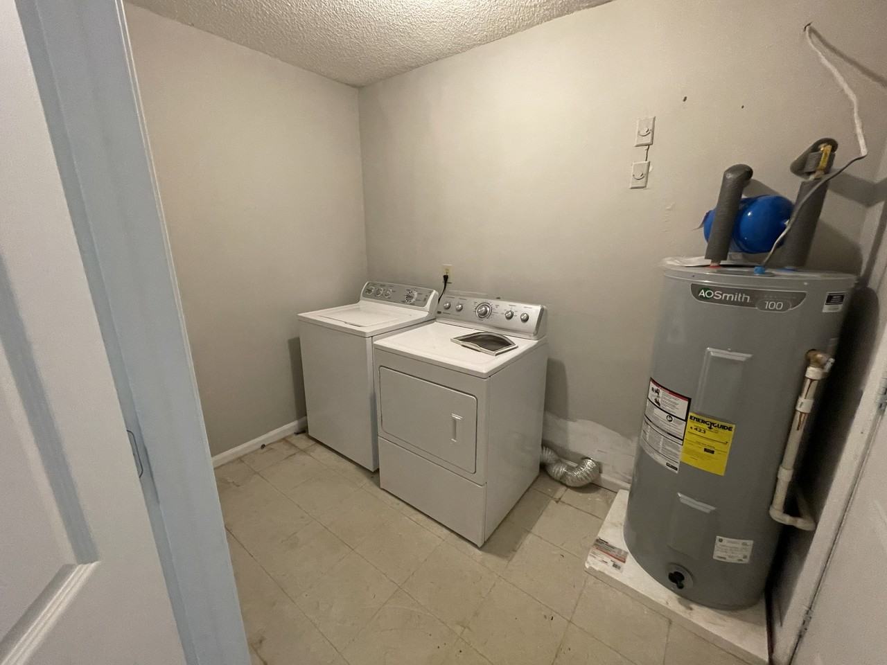 2430 Woodstock Ave #1 - Photo 6 of 10