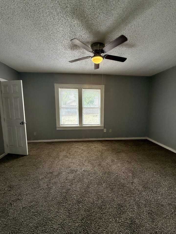 2119 15th St #1 - Photo 4 of 11