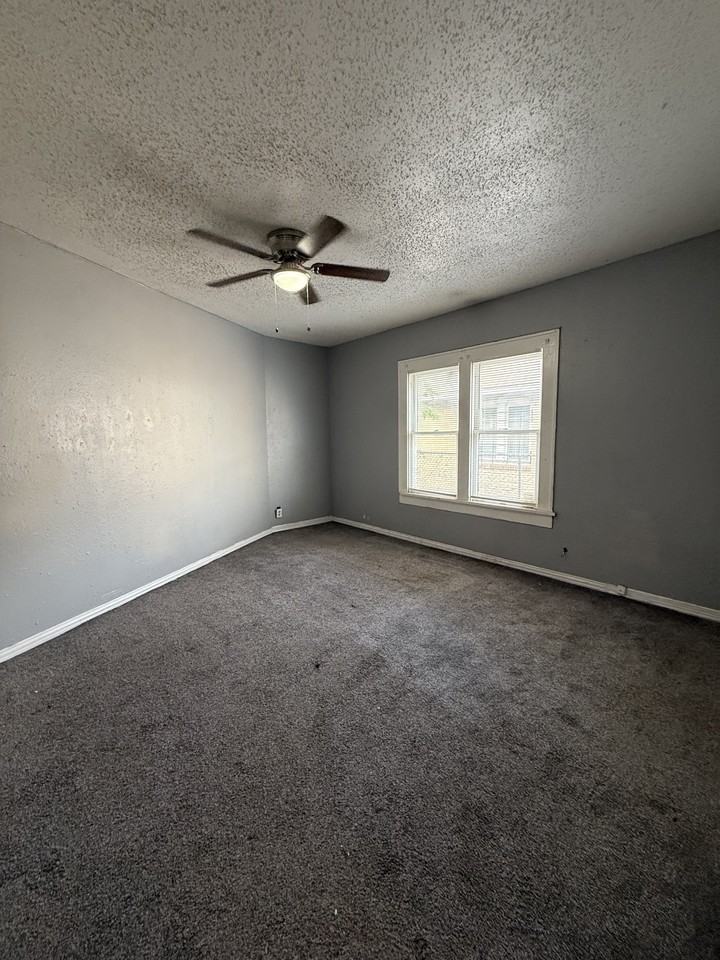 2119 15th St #1 - Photo 7 of 11