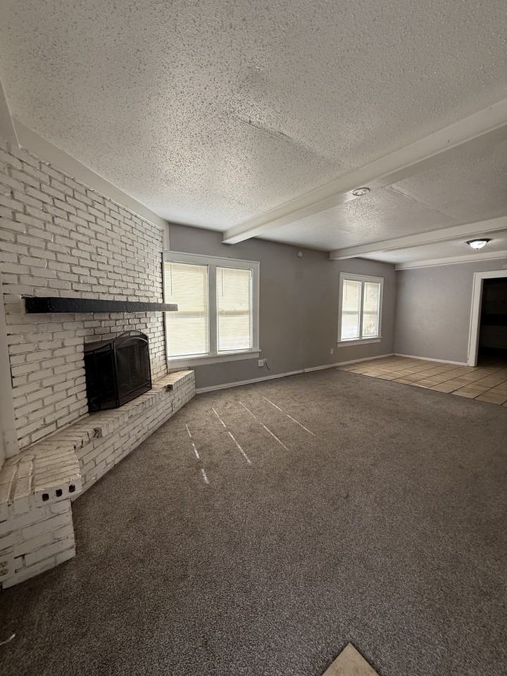 2119 15th St #1 - Photo 2 of 11