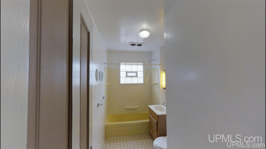 242 W Ohio St #1 - Photo 7 of 11