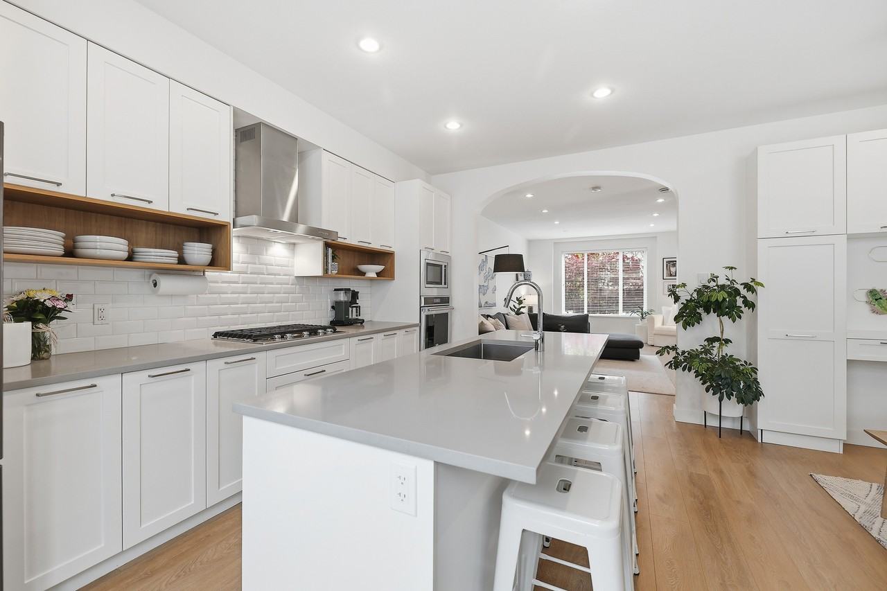 288 171 Street - Photo 4 of 23