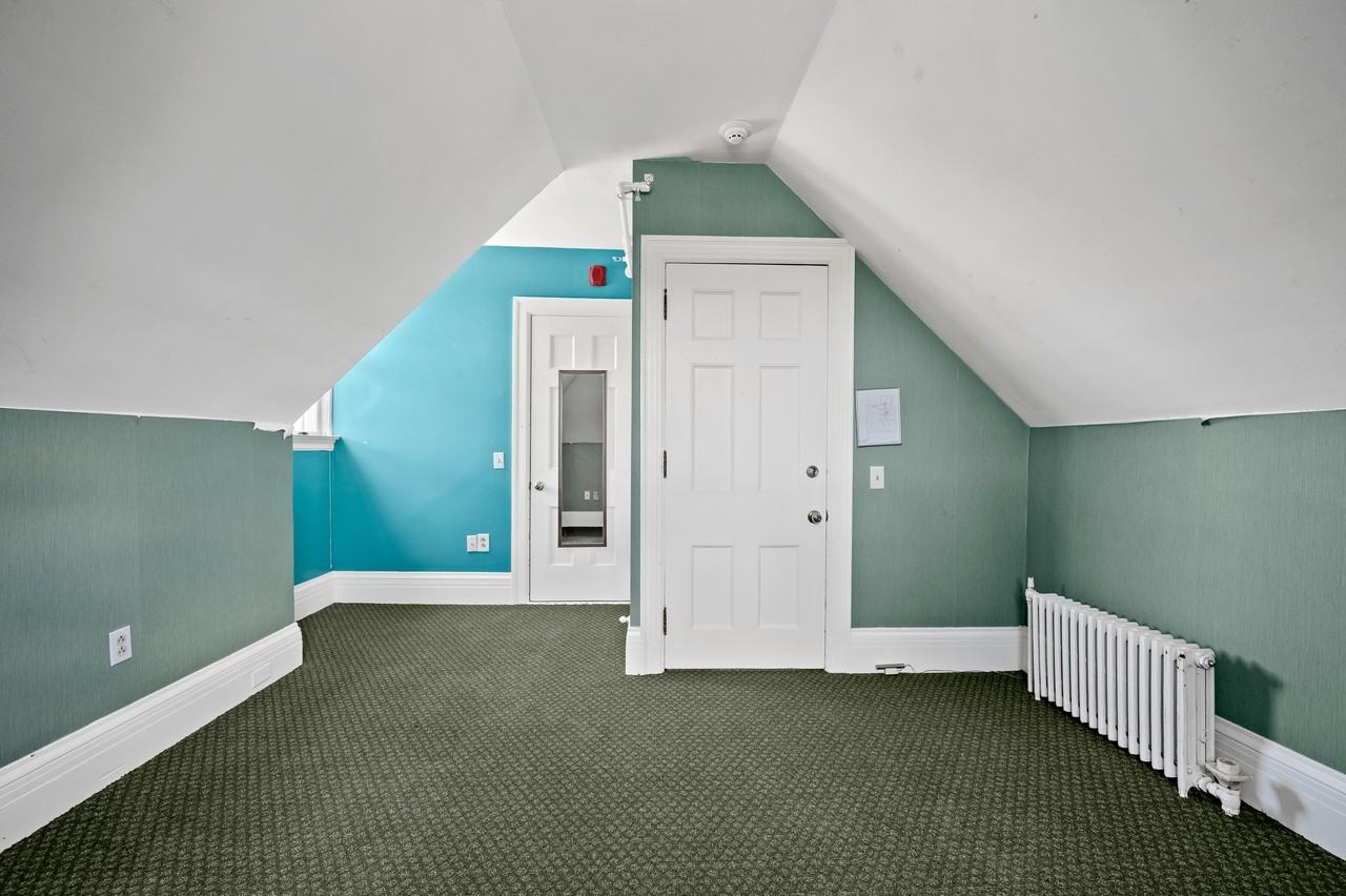 7 Oak St #301 - Photo 2 of 11