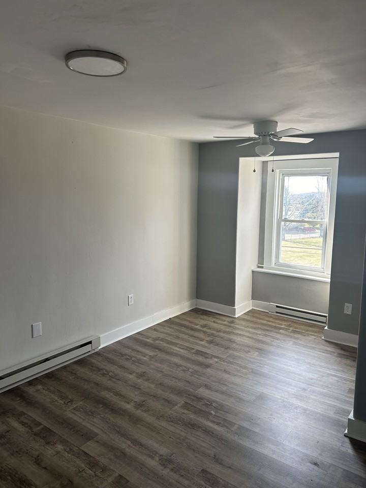 213 Providence Pike #3A - Photo 4 of 6