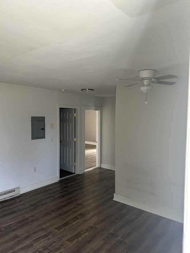 213 Providence Pike #3A - Photo 5 of 6