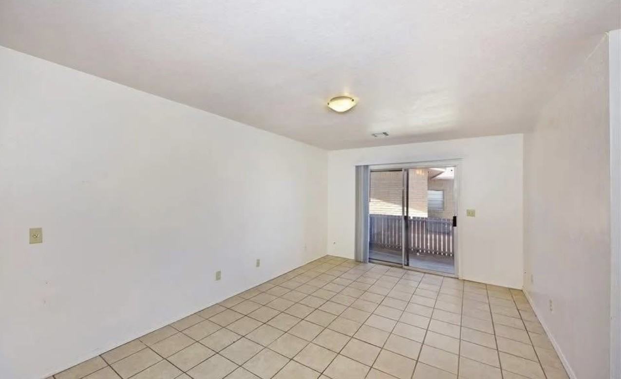 4210 N Kiva Pl Apt J4 #J4 - Photo 2 of 9