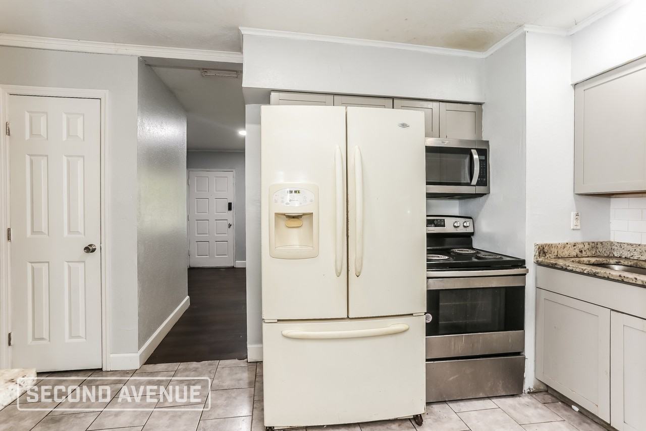 5568 Verbena Rd - Photo 6 of 16