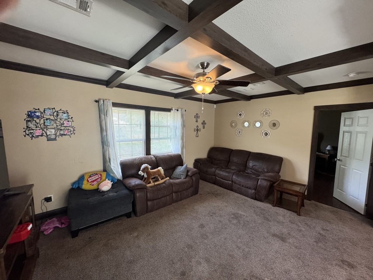 413 Schleicher St #1 - Photo 3 of 10