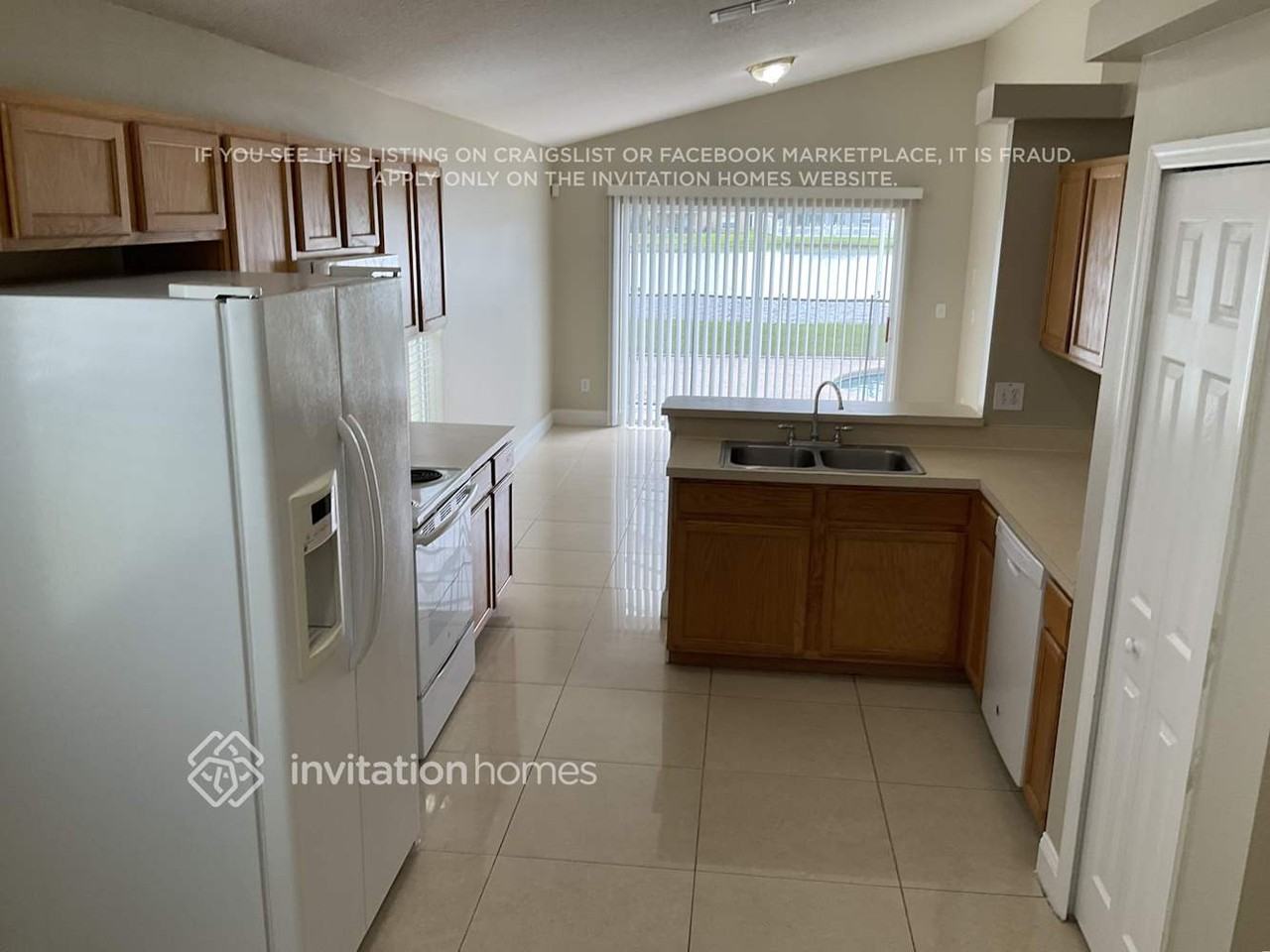 2720 Prestwick Ln - Photo 4 of 13