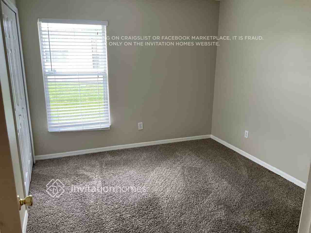 2720 Prestwick Ln - Photo 6 of 13