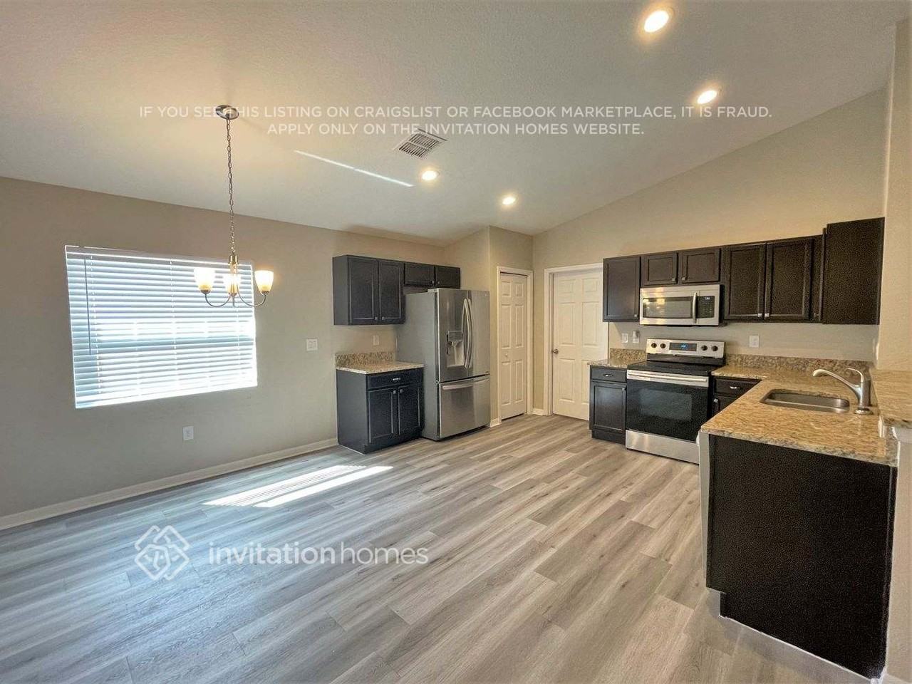 5120 33rd Ave E - Photo 4 of 12