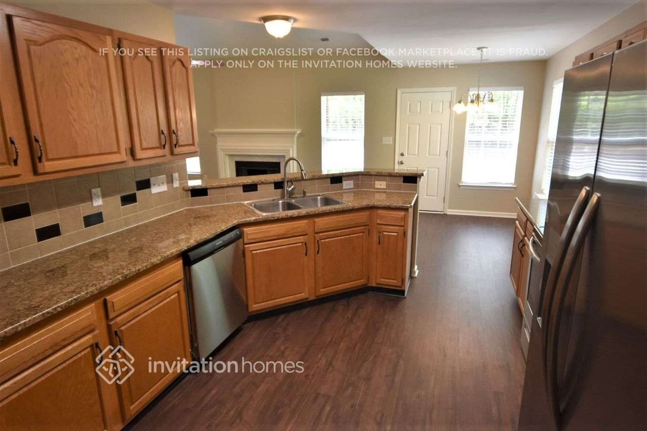 4005 Canbury Ct - Photo 3 of 12