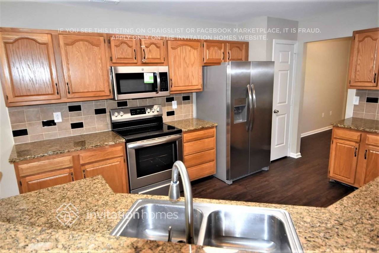 4005 Canbury Ct - Photo 4 of 12