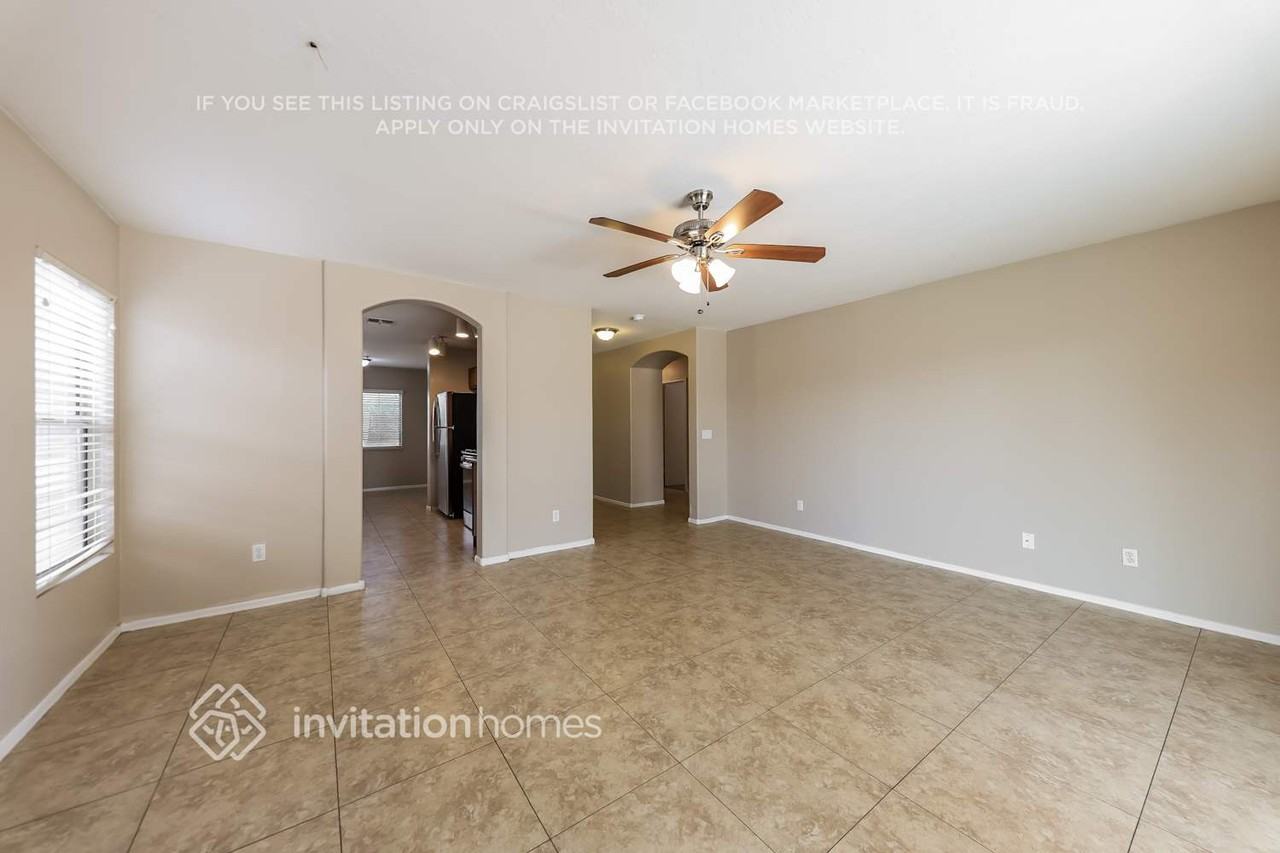 12563 W Charter Oak Rd - Photo 5 of 17
