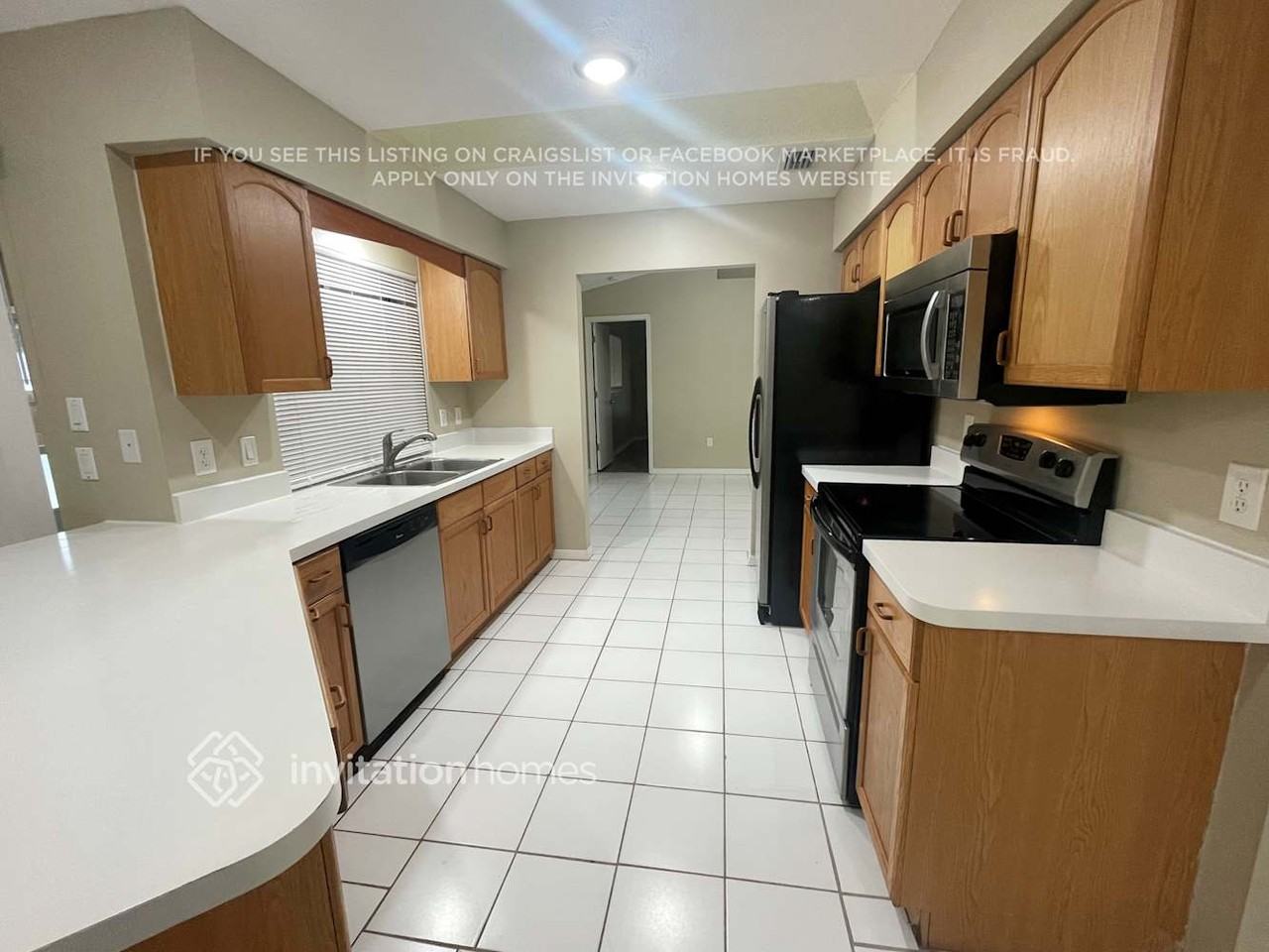 385 Atwater St - Photo 5 of 21