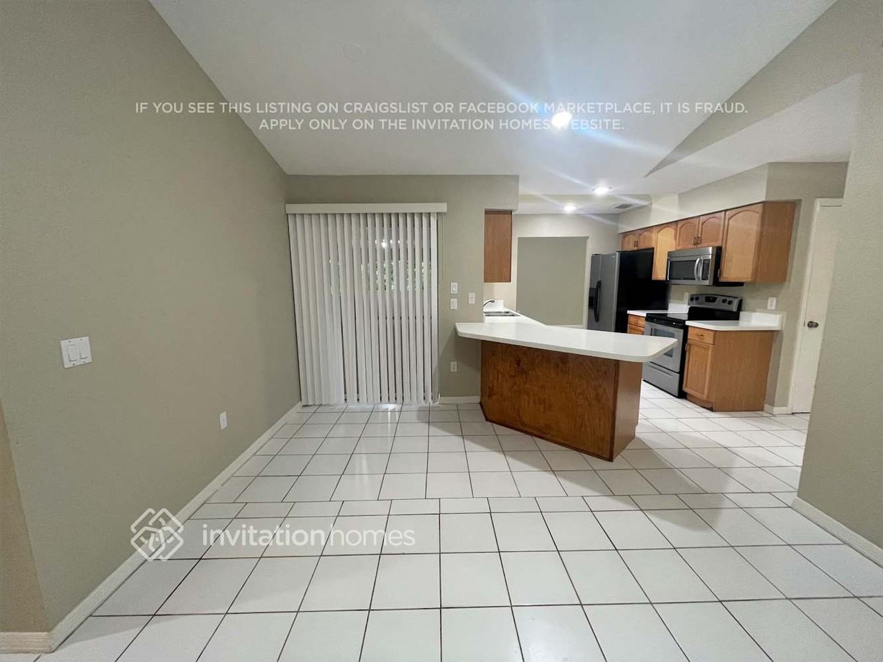 385 Atwater St - Photo 7 of 21