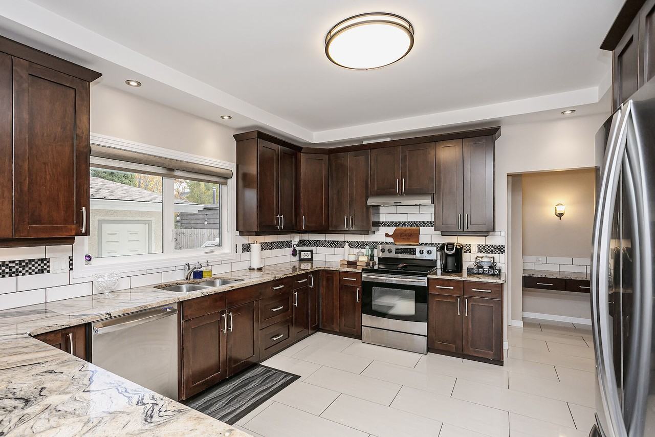 14719 59 Avenue Northwest, Edmonton, Alberta, Canada, T6H 4T5 - Photo 7 of 29