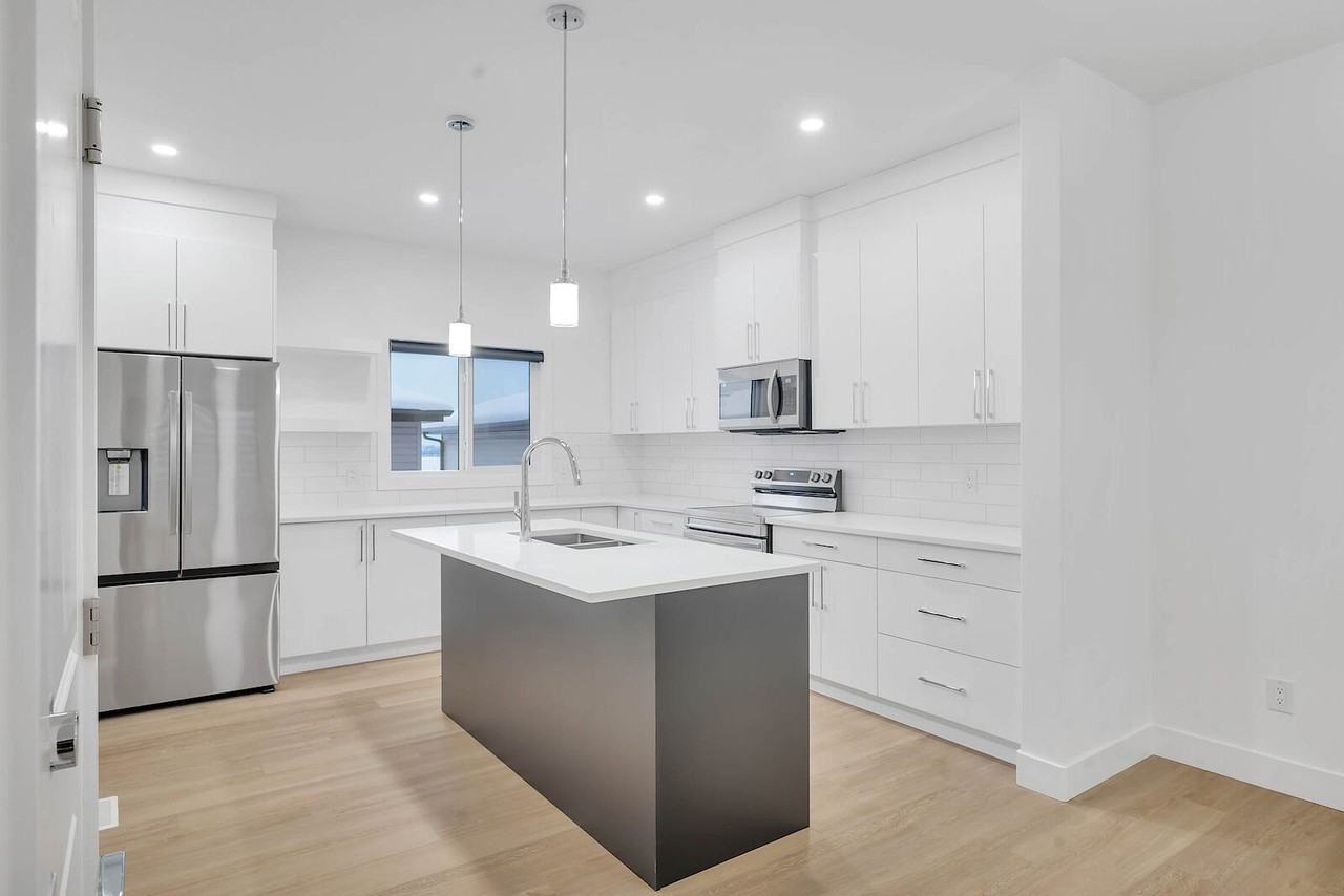 74 Penn Place, Main, Spruce Grove, Alberta, Canada, T7X 4E7 - Photo 2 of 21