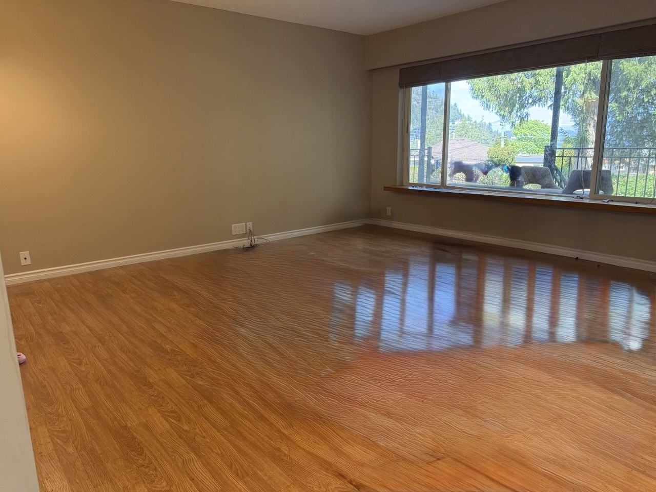6330 Argyle Avenue - Photo 5 of 28