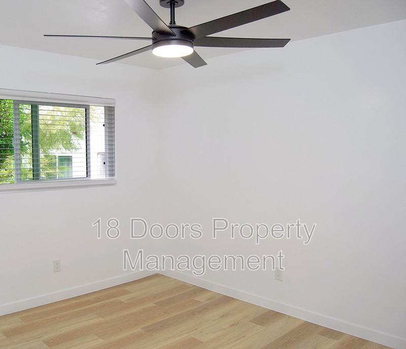 4349 1/2 College Ave - Photo 6 of 12