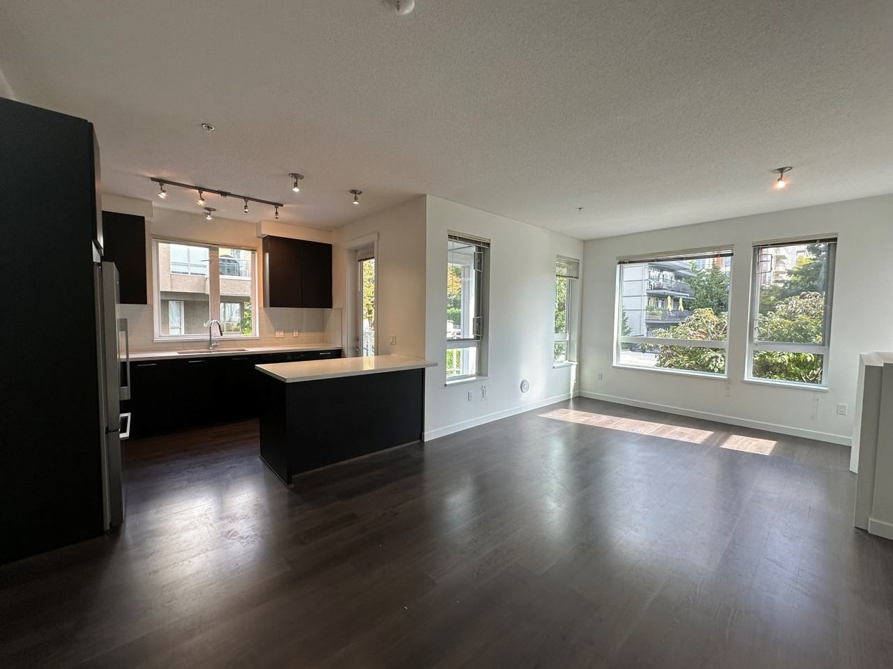 717 Chesterfield Ave - Photo 3 of 50