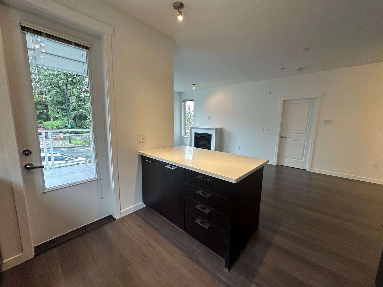 717 Chesterfield Ave - Photo 7 of 50