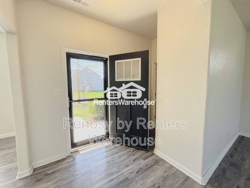 4644 Indiana Ave - Photo 4 of 40