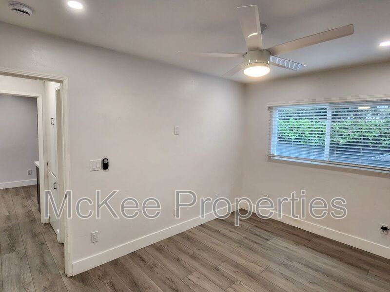 1660 Cable St - Photo 6 of 16