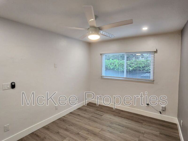 1660 Cable St - Photo 7 of 16