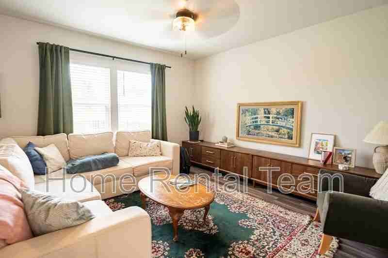 885 Longleaf Dr - Photo 5 of 38