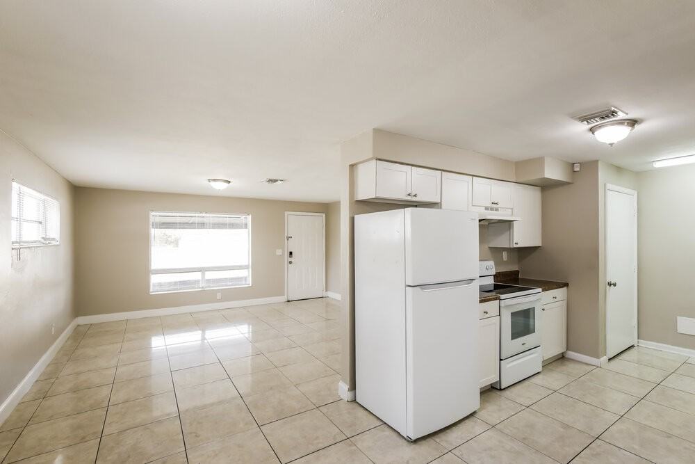 2890 Nw 20th St - Photo 7 of 16