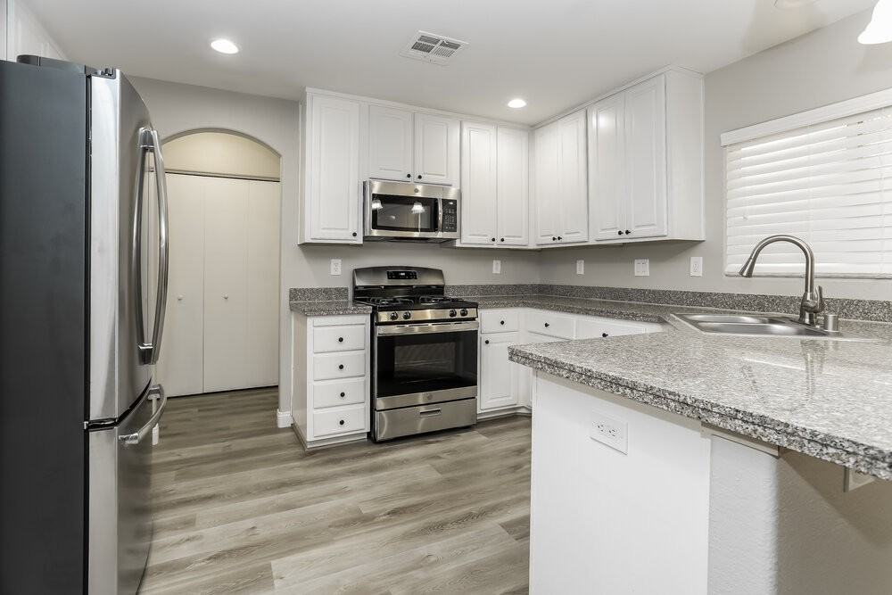 8724 Honey Vine Ave - Photo 7 of 17