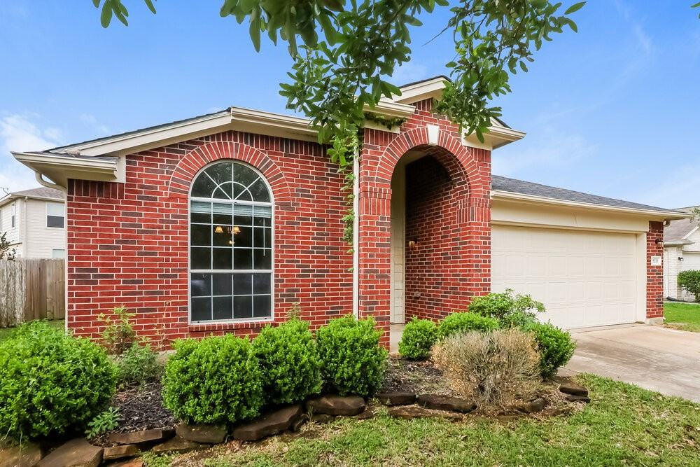 25235 Clover Ranch Dr - Photo 3 of 16