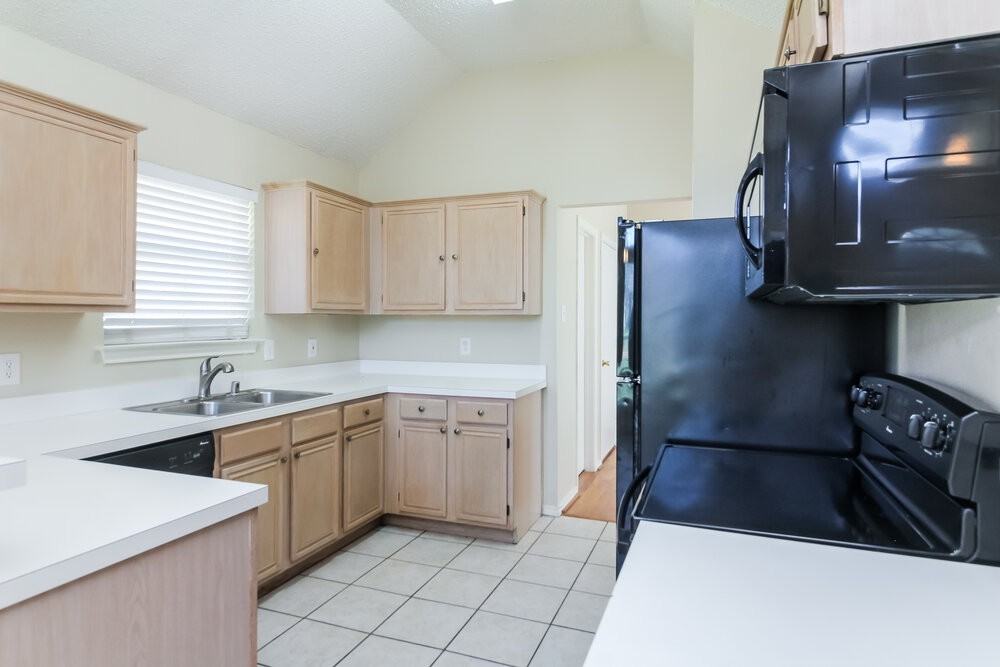 1211 Old Knoll Dr - Photo 6 of 16