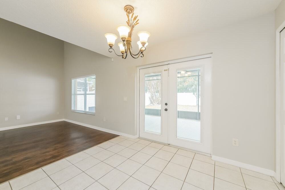 1738 Sherbourne St - Photo 7 of 17