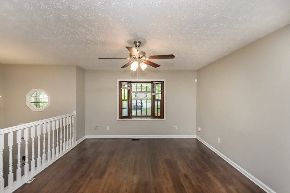 187 Sherwood Forest Dr - Photo 5 of 17