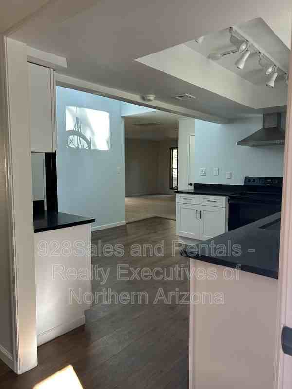 3341 S Walkup Dr - Photo 7 of 23