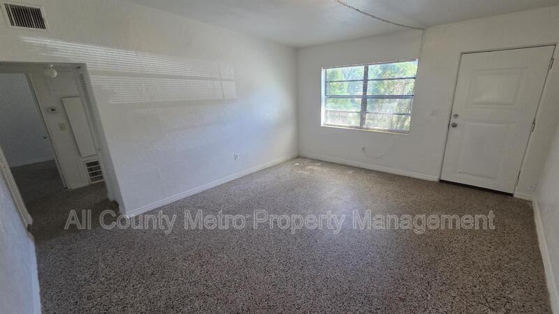 1220 Linda Ln - Photo 4 of 15