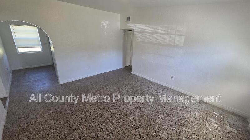 1220 Linda Ln - Photo 5 of 15