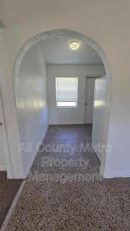 1220 Linda Ln - Photo 6 of 15
