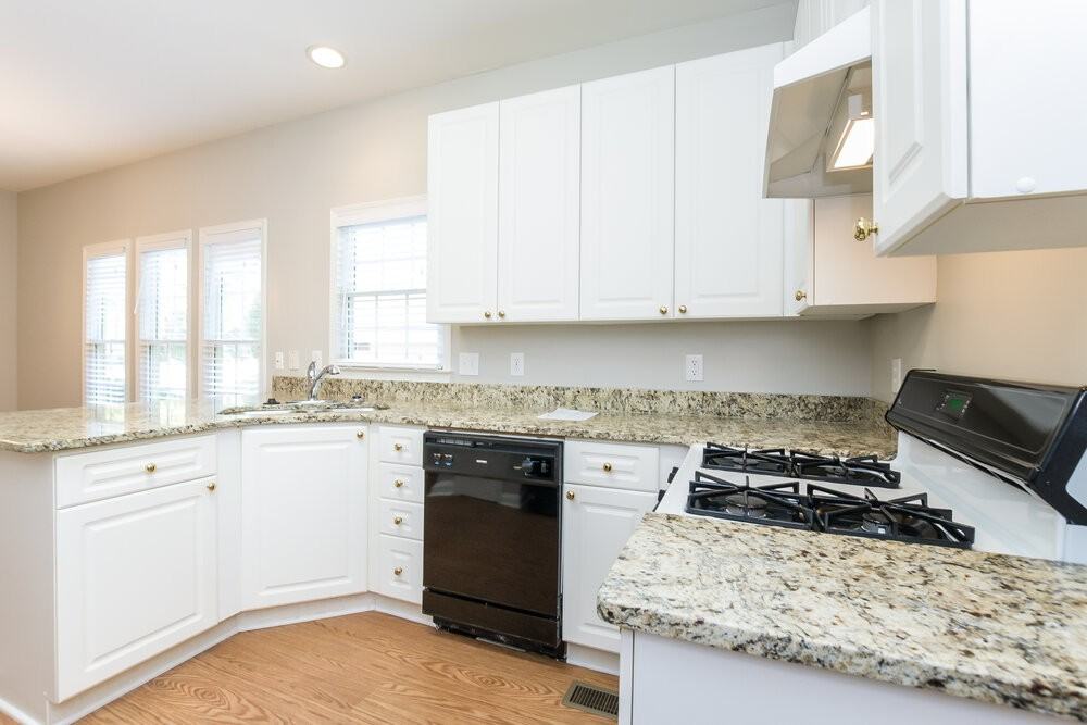 4527 Avion Park - Photo 4 of 16