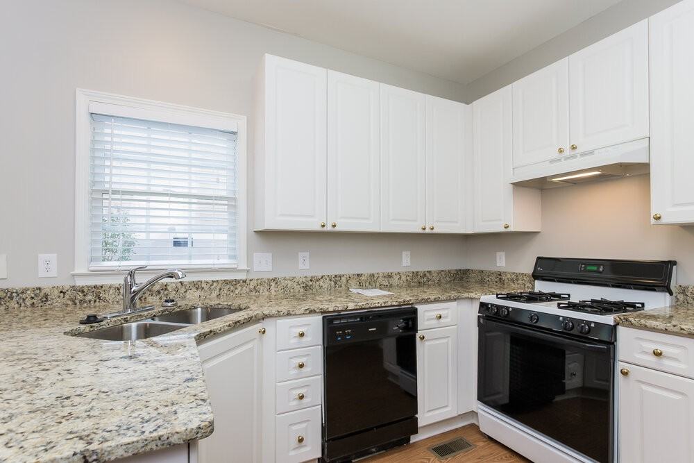 4527 Avion Park - Photo 6 of 16