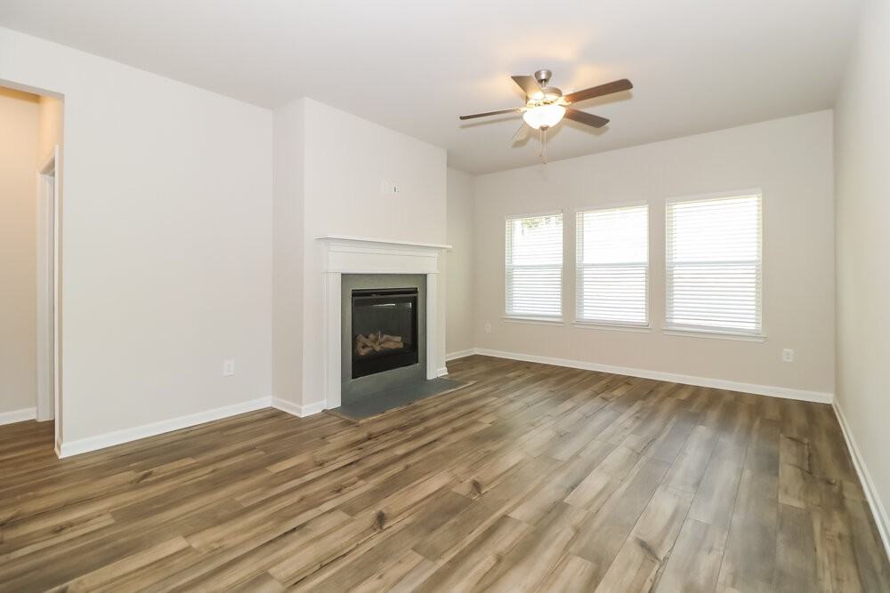 376 Magnolia Dr - Photo 3 of 16