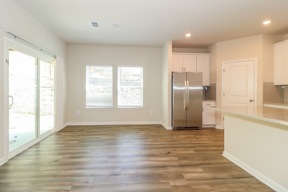 376 Magnolia Dr - Photo 4 of 16