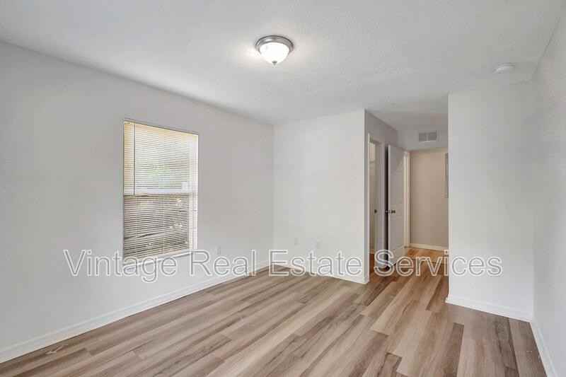 720 Newton Ave S - Photo 5 of 18