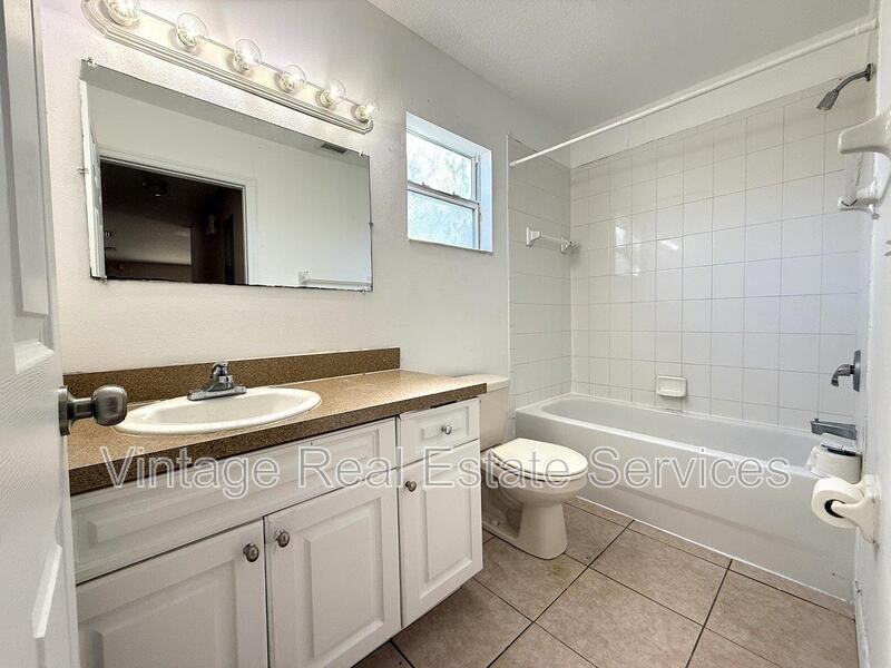 720 Newton Ave S - Photo 6 of 18