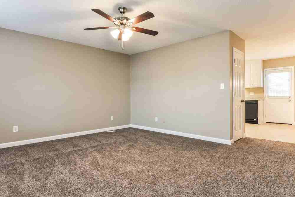 101 Mayfair Ct - Photo 2 of 14