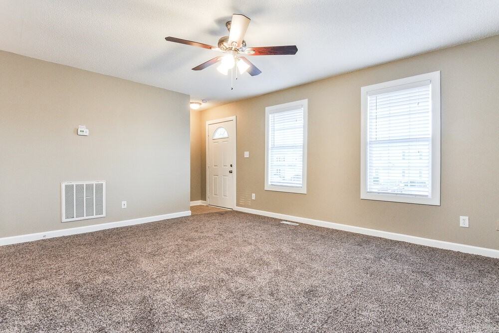 101 Mayfair Ct - Photo 4 of 14