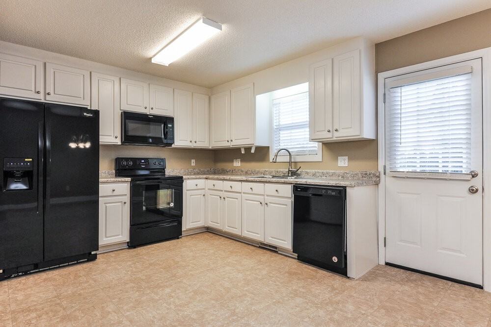 101 Mayfair Ct - Photo 6 of 14