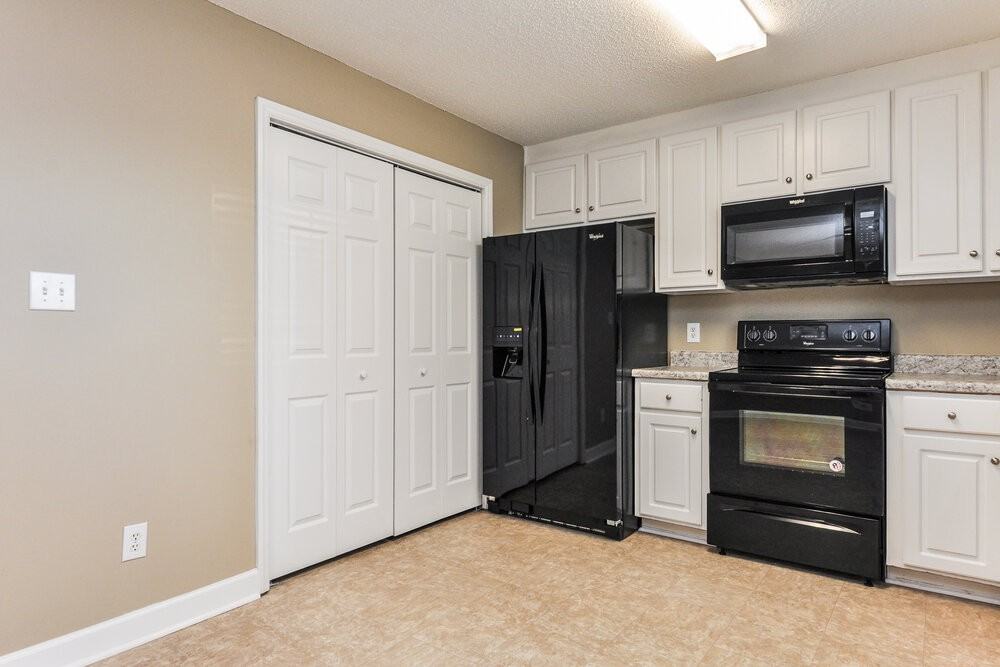 101 Mayfair Ct - Photo 7 of 14